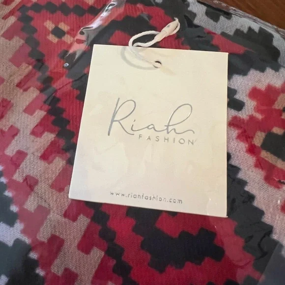 SALE! ๐ One Size Boho Summer Kimono Black & Red Pattern with Tassels โฎ๏ธ - Picture 6 of 6